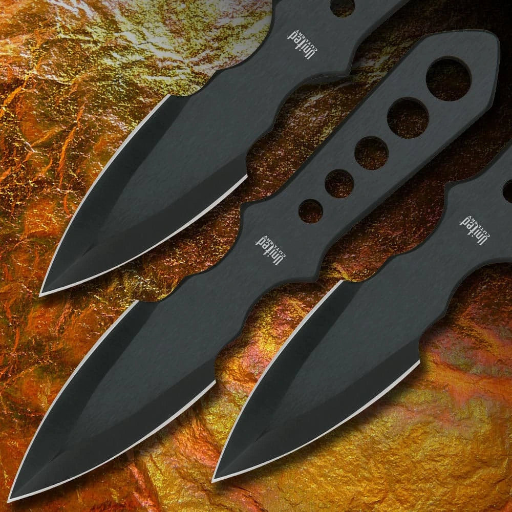 United Cutlery Lightning Bolt triple throwing set for outdoor target practive