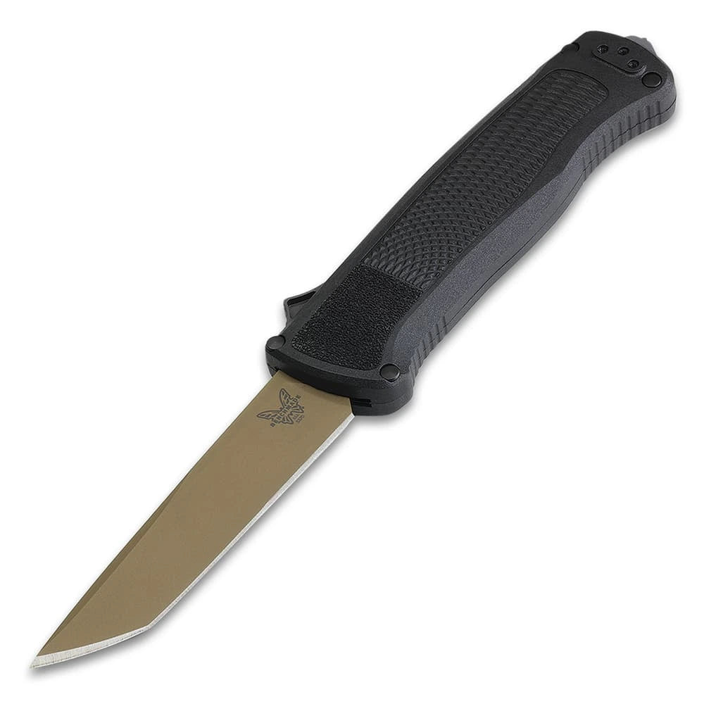 Closed 5 inch profile pocket carry Benchmade Shootout