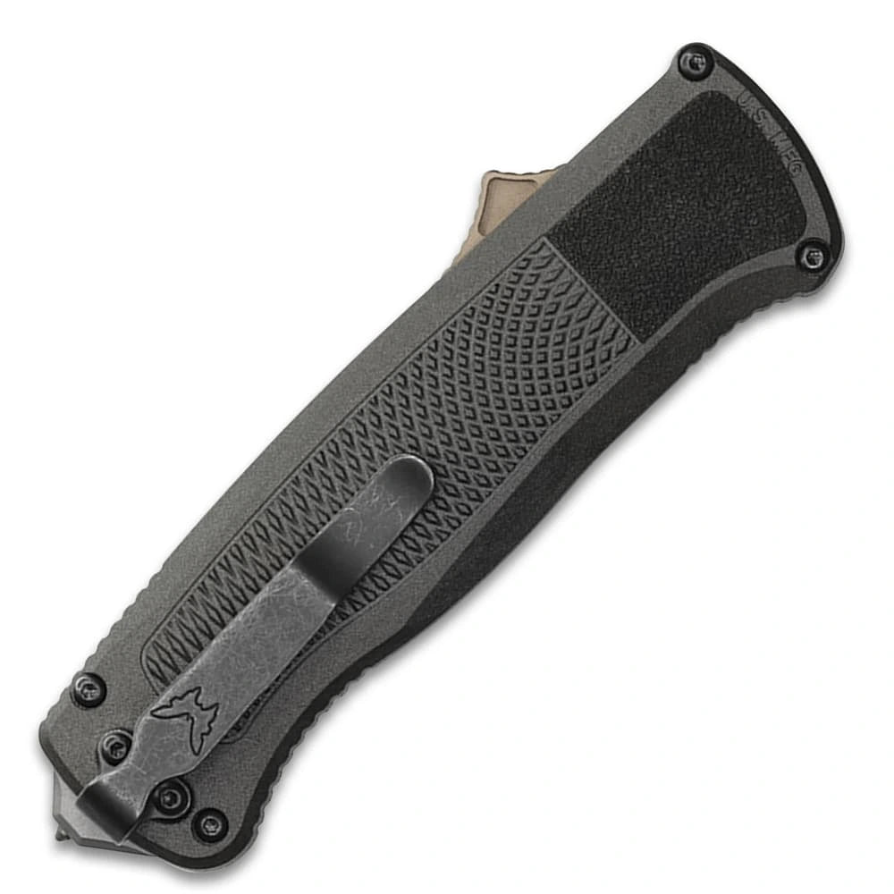Closed 5 inch profile pocket carry Benchmade Shootout
