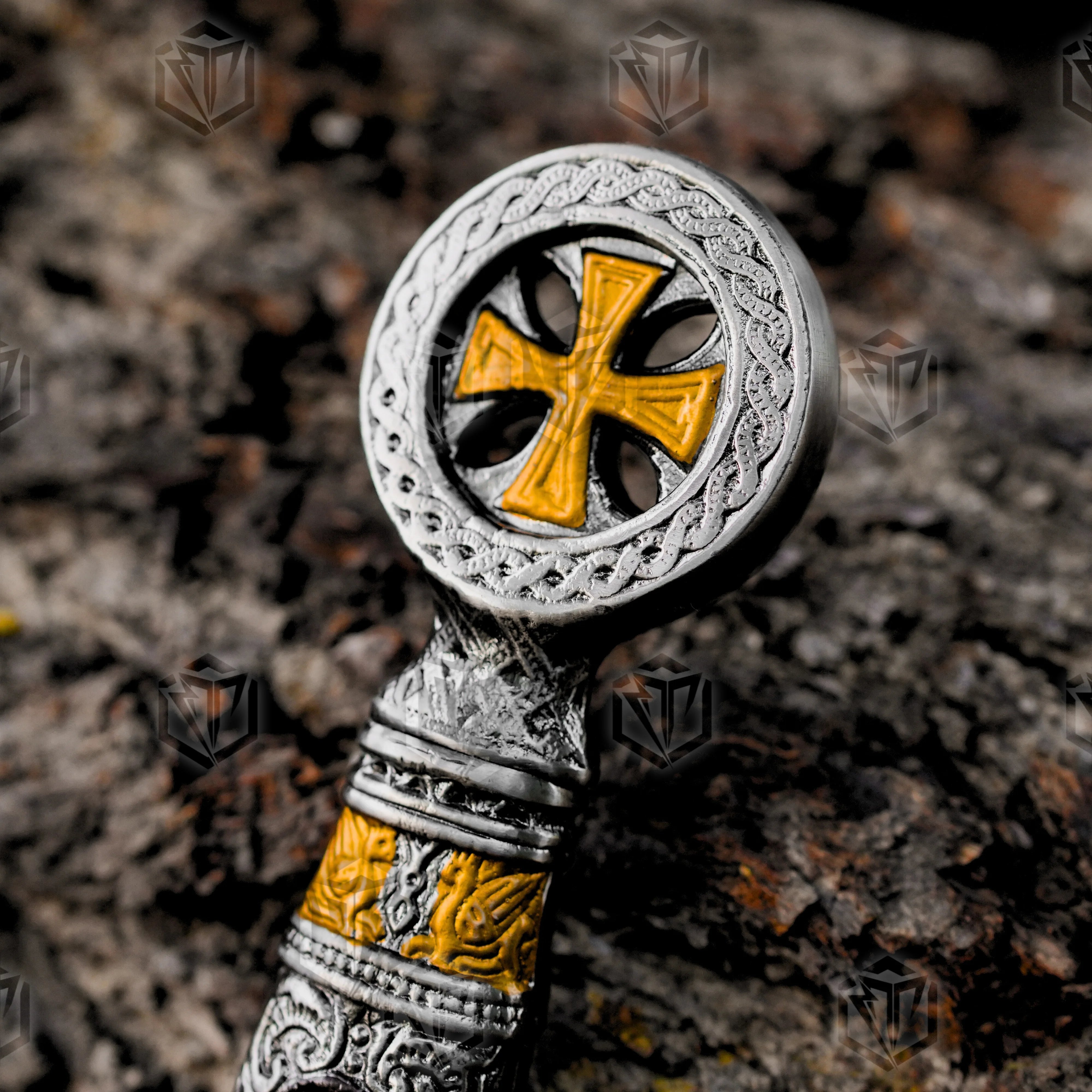 Premium Knights Crusader Templar Sword Replica with Templar cross engravings.