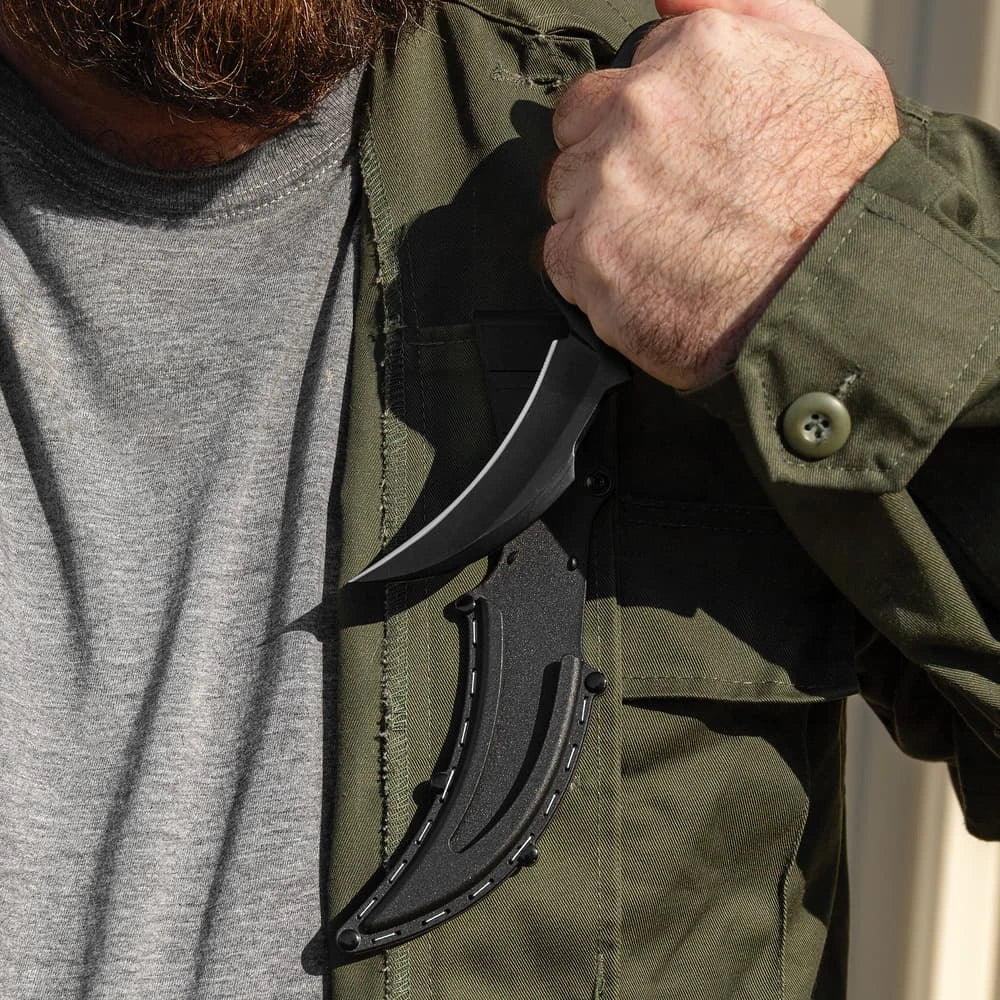 Undercover CIA Stinger III Karambit full view